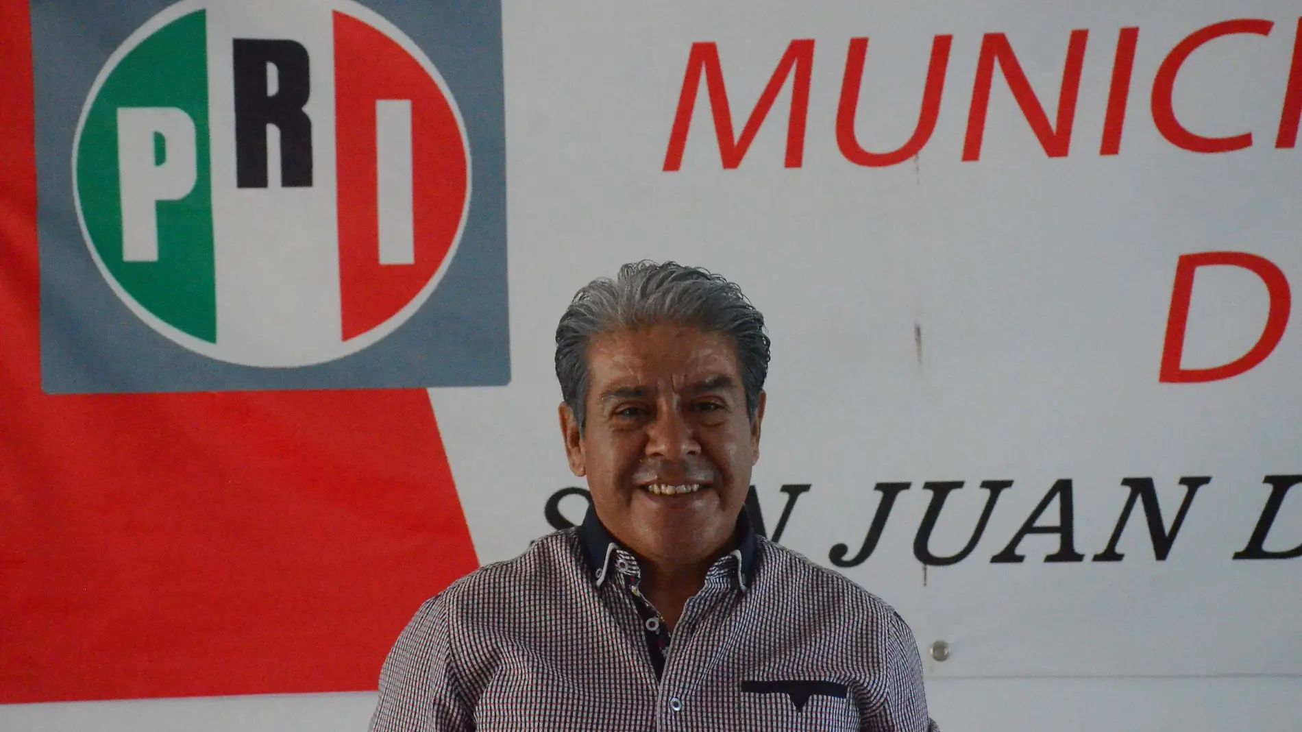 Dirigente del PRI en San Juan dijo que AMLO le ha quedado a deber al pueblo de M_xico.  Luis Lu_vanos.  El Sol de San Juan del R_o.